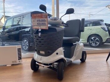スズキセニアカー展示車入庫しました♪